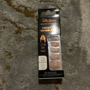 NWT Sally Hansen Press on Nails OV101 Buff and Tumble 5/$18 Sale